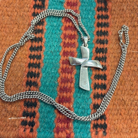 James Avery RETIRED Sterling RIBBON CROSS Necklace - Picture 1 of 7